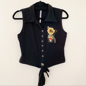 Black Sleeveless Embroidered Detail Crop Top